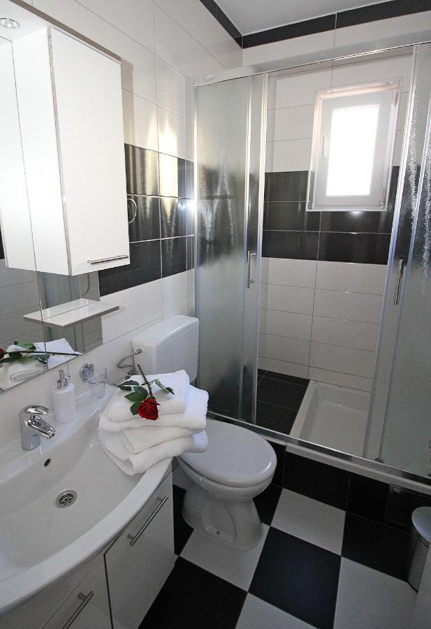 Apartmani Bozena マカルスカ エクステリア 写真